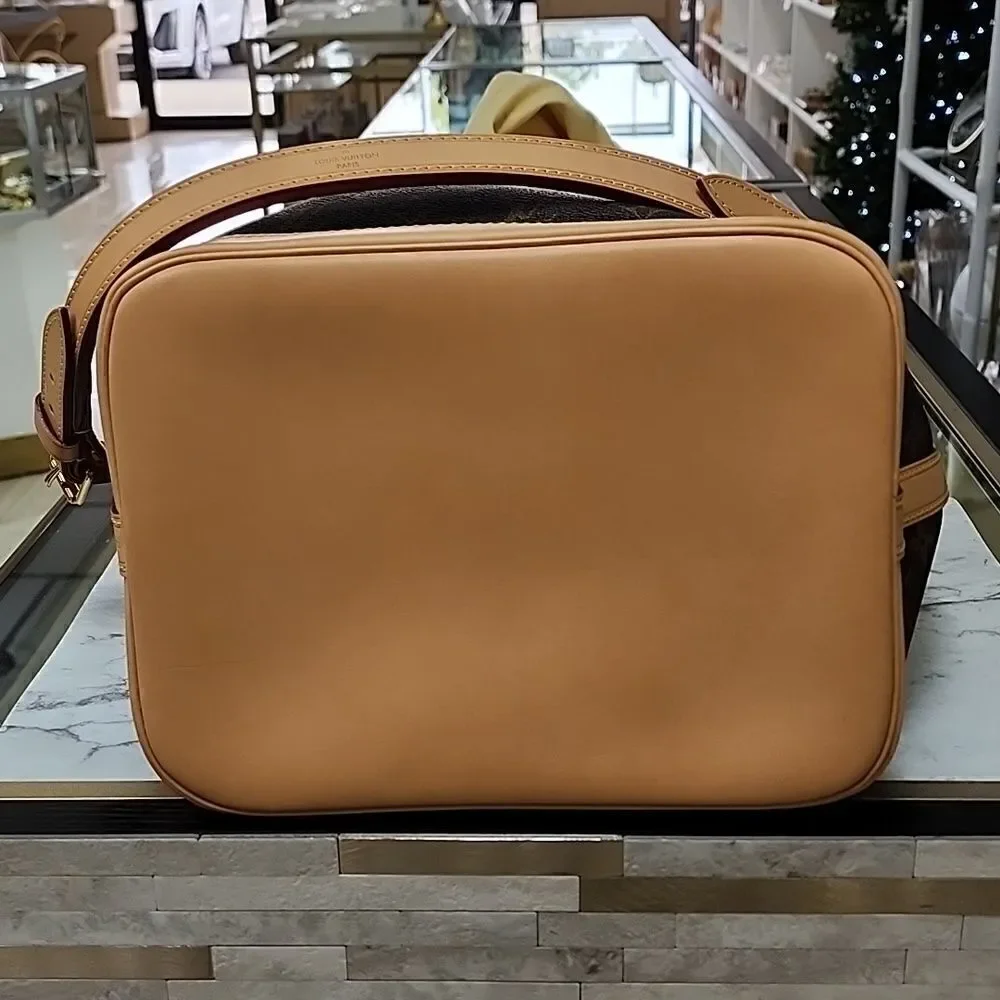 NEW! Authentic Louis Vuitton Monogram NeoNoe MM Shoulder Bag Purse Tote